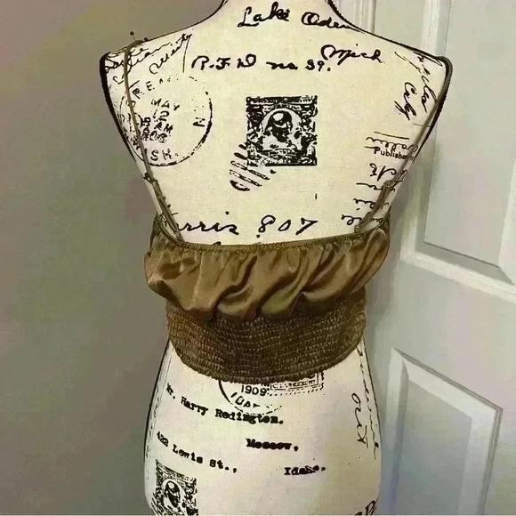 Endless Blu satin like crop cami with adjustable straps - Picture 8 of 8